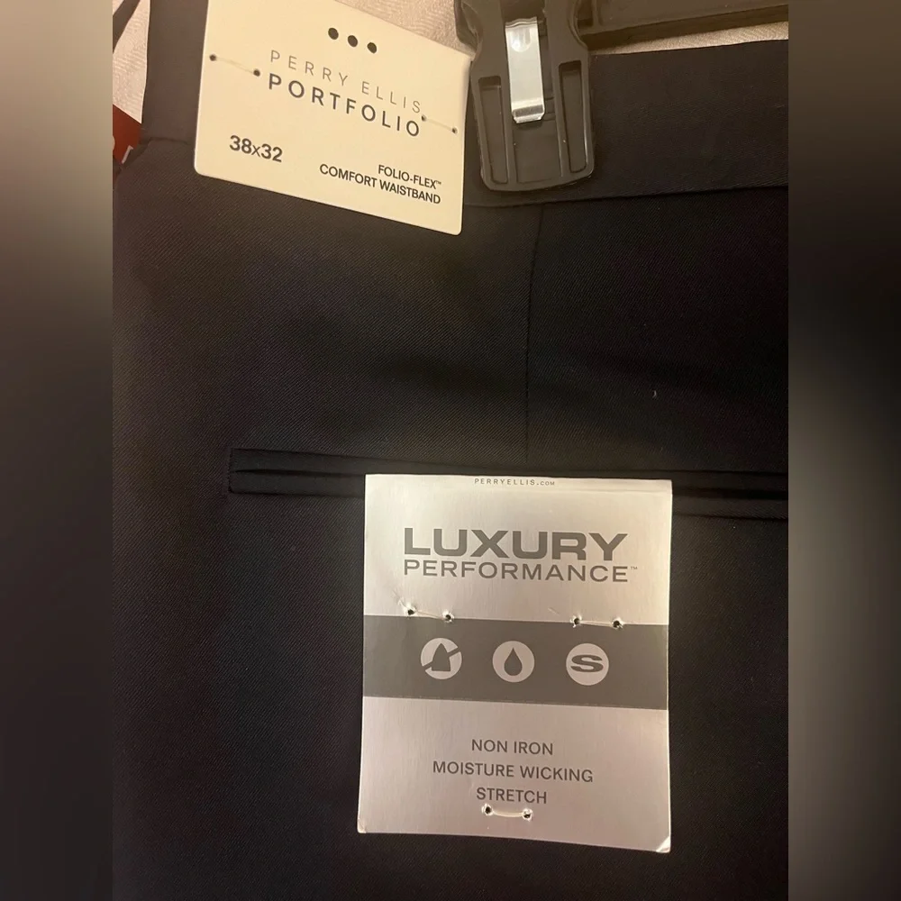 Perry Ellis dress pants 38 x 32 dark navy nwt.  Modern fit.